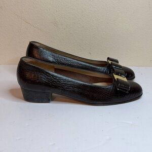 Salvatore Ferragamo Vara Bow Dark Brown Pumps Crocodile-Embossed Leather